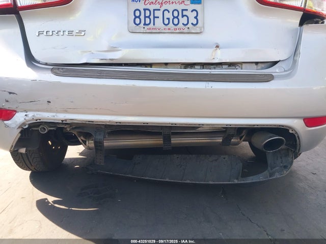 2017 KIA FORTE KNAFK5A81H5680735 Photo 5