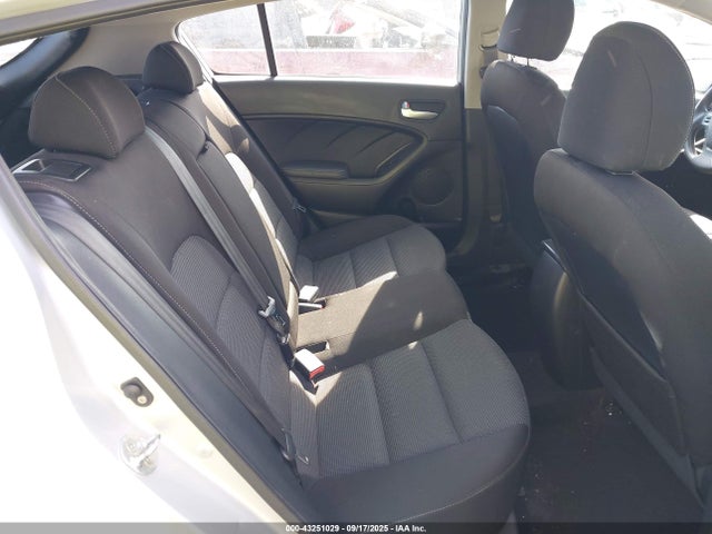 2017 KIA FORTE KNAFK5A81H5680735 Photo 7