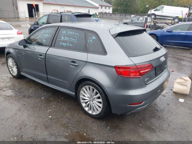 2017 AUDI A3 E-TRON WAUUPBFF0HA054888 Photo 2