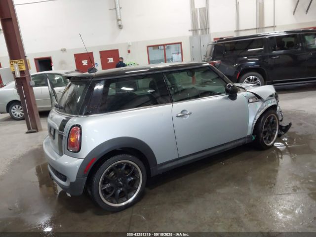 2009 MINI COOPER S WMWMF73519TT99977 Photo 3