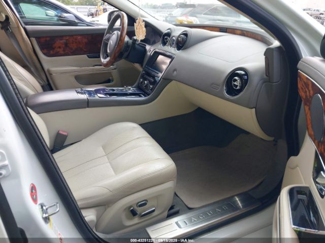 2012 JAGUAR XJ SAJWA1CB1CLV29729 Photo 4