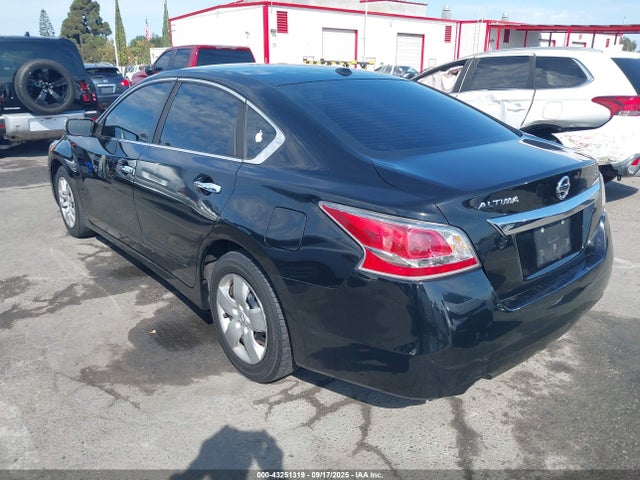1N4AL3AP8FN877135 Nissan 2015