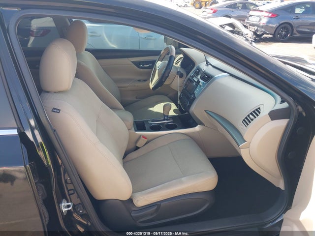 1N4AL3AP8FN877135 Nissan 2015