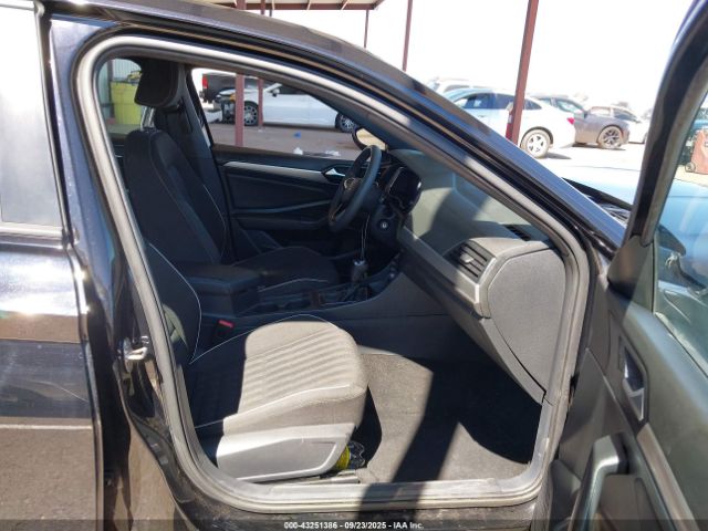 2023 VOLKSWAGEN JETTA 3VWBM7BU4PM014297 Photo 4