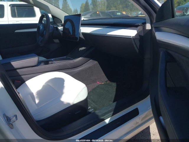 2021 TESLA MODEL 3 5YJ3E1EA5MF098021 Photo 4