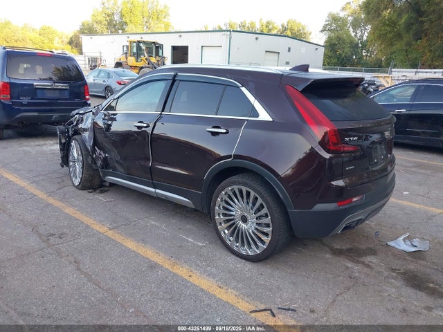 2020 CADILLAC XT4 1GYFZDR47LF119818 Photo 2