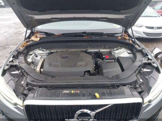 2018 VOLVO XC60 YV4102RK4J1065186 Photo 9