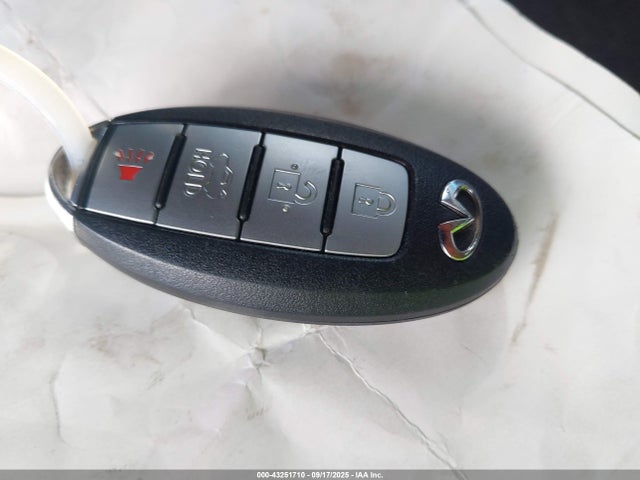 Infiniti 2015 2015 JN1BV7AP7FM332844 Image 11