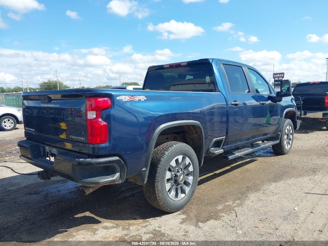 1GC4YME79NF226601 Chevrolet l8t