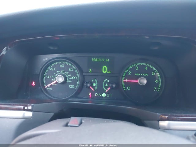 2009 LINCOLN TOWN CAR 2LNHM82V39X617921 Photo 6