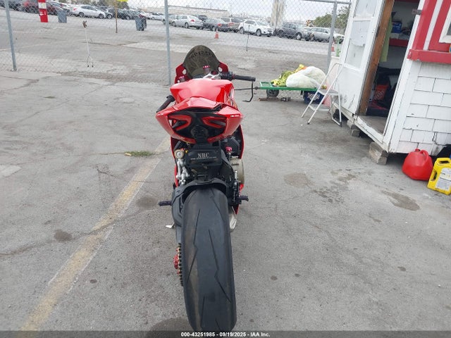 ZDM14BPW6EB017061 Ducati 2014