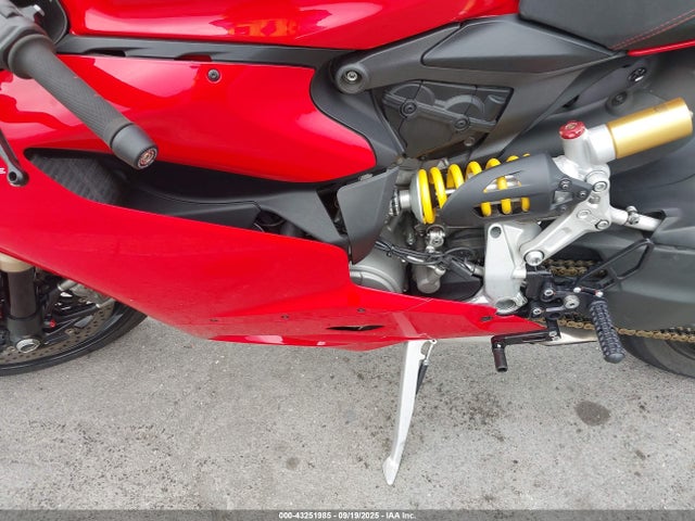 ZDM14BPW6EB017061 Ducati 2014