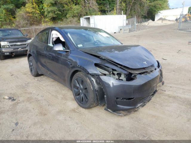 2024 TESLA MODEL Y 7SAYGDEE7RA301616 Photo 0