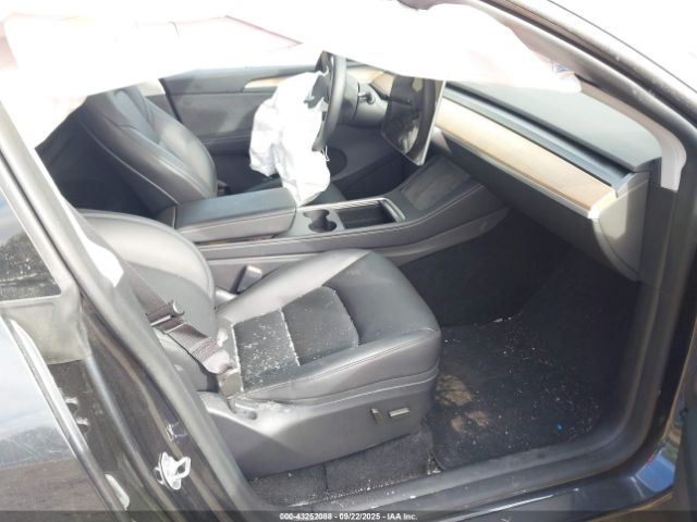 2024 TESLA MODEL Y 7SAYGDEE7RA301616 Photo 4