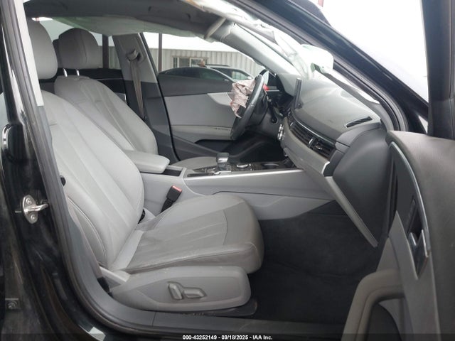 2017 AUDI A4 WAUGNAF48HN057400 Photo 4