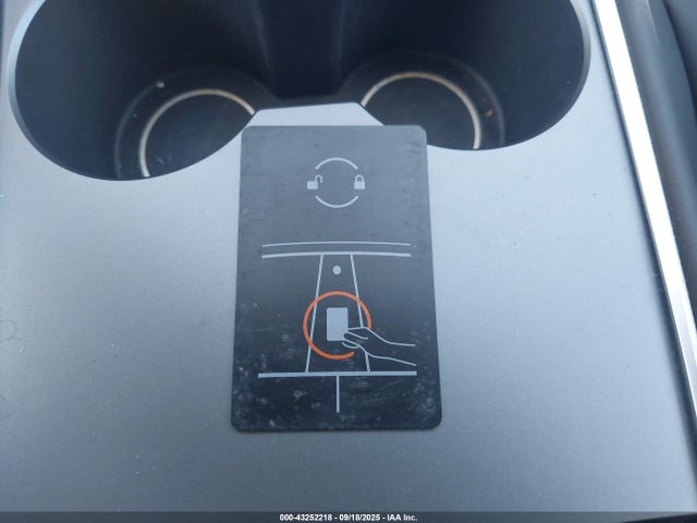 2023 TESLA MODEL Y 7SAYGDEE4PA125024 Photo 10