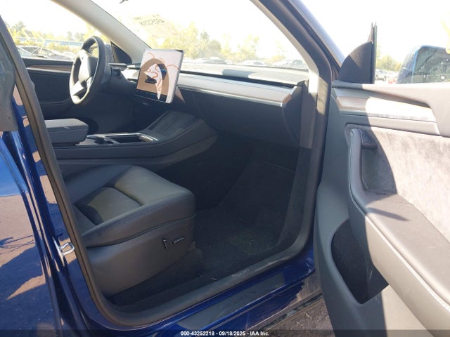 2023 TESLA MODEL Y 7SAYGDEE4PA125024 Photo 4