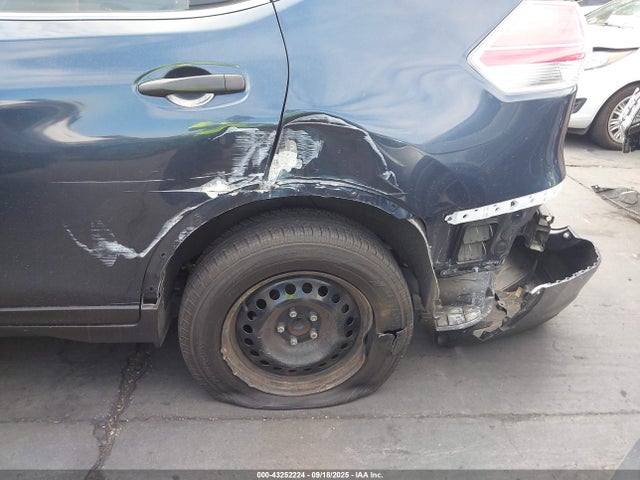 Nissan 2016 2016 JN8AT2MT9GW026314 Image 6