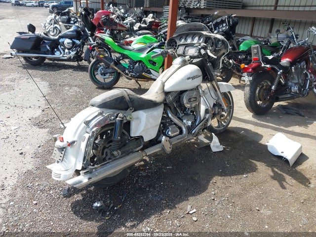 43252294 :رقم المزاد ، 1HD1KBM1XGB666597 vin ، 2016 Harley-davidson Flhx Street Glide مزاد بيع