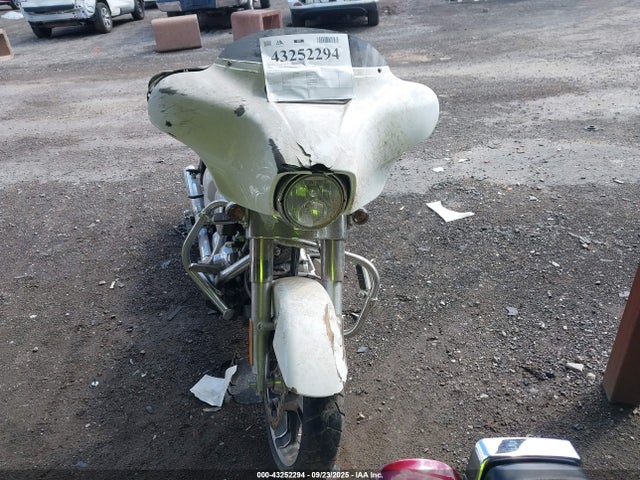43252294 :رقم المزاد ، 1HD1KBM1XGB666597 vin ، 2016 Harley-davidson Flhx Street Glide مزاد بيع