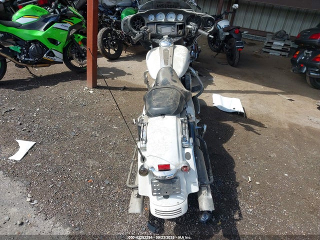 43252294 :رقم المزاد ، 1HD1KBM1XGB666597 vin ، 2016 Harley-davidson Flhx Street Glide مزاد بيع