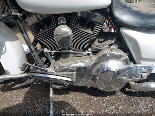 43252294 :رقم المزاد ، 1HD1KBM1XGB666597 vin ، 2016 Harley-davidson Flhx Street Glide مزاد بيع
