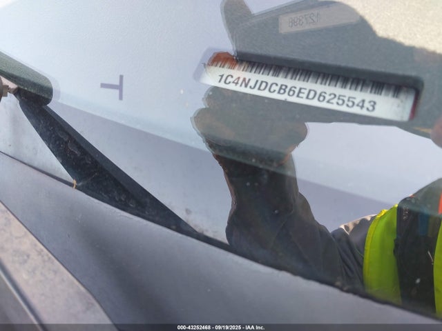 2014 JEEP COMPASS 1C4NJDCB6ED625543 Photo 8