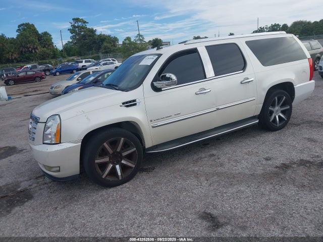 2009 CADILLAC ESCALADE ESV 1GYFC26209R258799 Photo 1