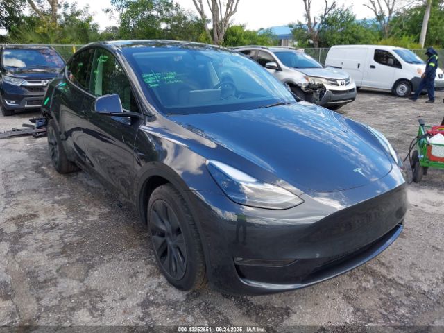 2025 TESLA MODEL Y 7SAYGAEE6SF292186 Photo 0