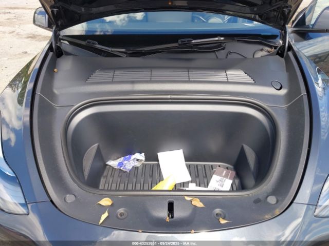 2025 TESLA MODEL Y 7SAYGAEE6SF292186 Photo 9