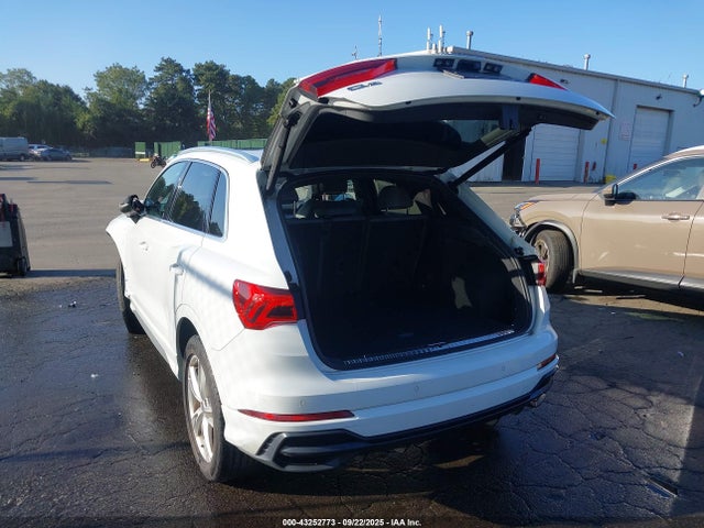 2020 AUDI Q3 WA1EECF31L1102555 Photo 2
