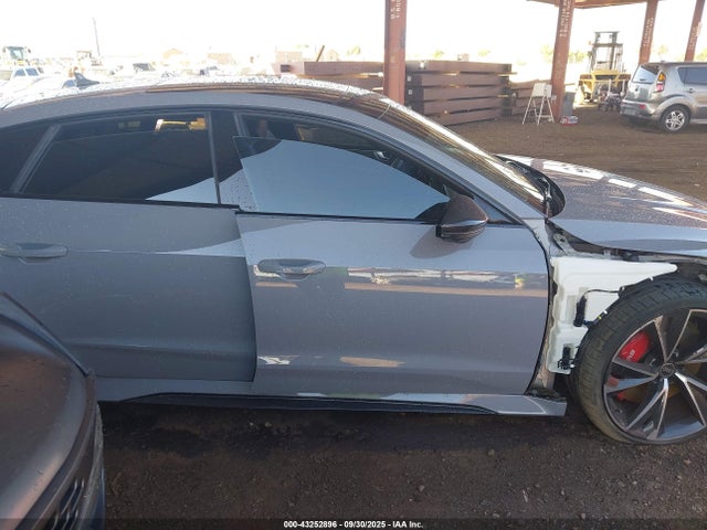 Audi RS 7 2023 WUAPCBF25PN907675 Image 14