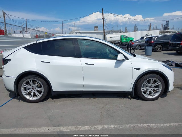 Tesla 2022 2022 7SAYGDEE0NF451306 Image 14