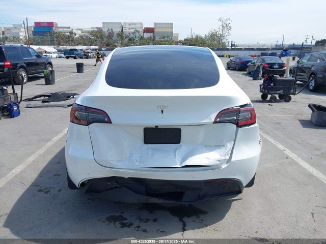 Tesla 2022 2022 7SAYGDEE0NF451306 Image 17