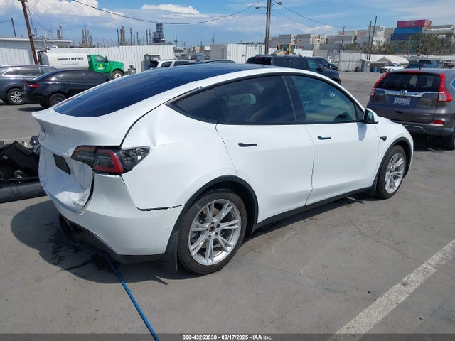 2022 TESLA MODEL Y 7SAYGDEE0NF451306 Photo 3