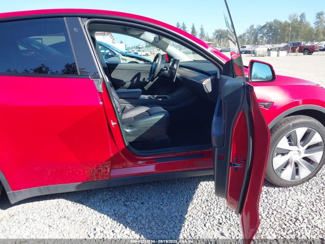 2021 TESLA MODEL Y 5YJYGDEE2MF287066 Photo 4