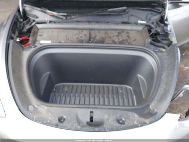 2025 TESLA MODEL Y 7SAYGDEF8SF228502 Photo 9