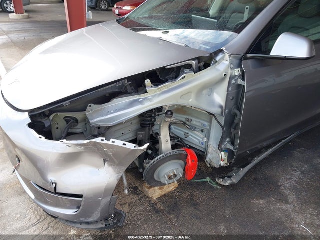 2025 TESLA MODEL Y 7SAYGDEF8SF228502 Photo 5