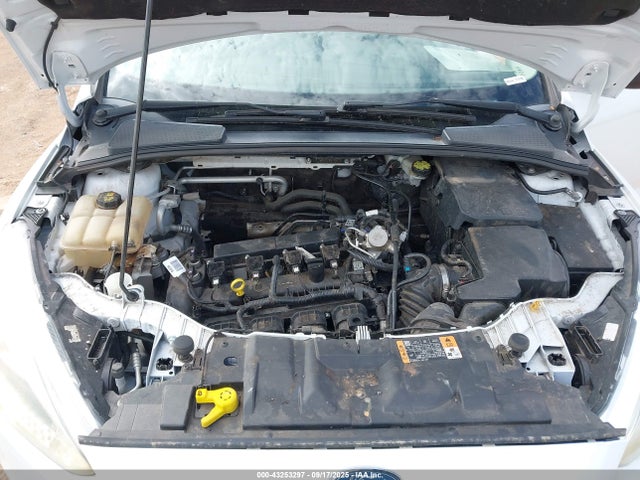 Ford Focus 2016 1FADP3E22GL380384 Image 10