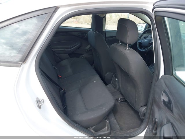 Ford Focus 2016 1FADP3E22GL380384 Image 8