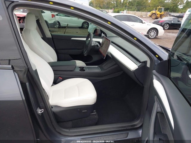 2023 TESLA MODEL Y 7SAYGDEE3PF890972 Photo 4