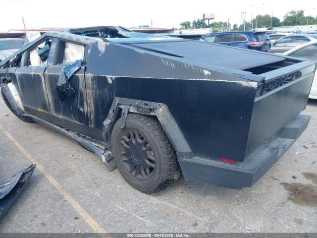 2024 TESLA CYBERTRUCK 7G2CEHED3RA001368 Photo 2