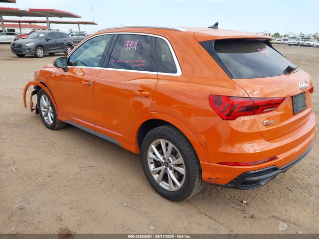 2022 AUDI Q3 WA1DECF3XN1150215 Photo 2