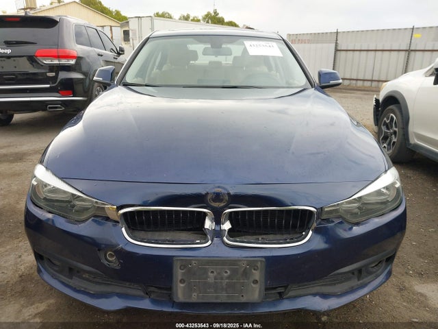 WBA8E1G54GNT35171 BMW 320i