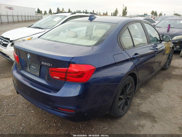WBA8E1G54GNT35171 BMW 320i