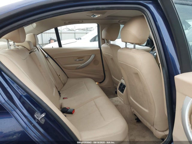 WBA8E1G54GNT35171 BMW 320i
