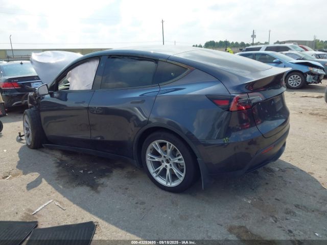 2024 TESLA MODEL Y 7SAYGDEEXRA239824 Photo 2