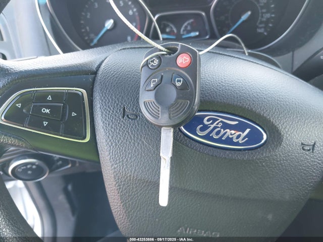 1FADP3E21GL399346 Ford 2016