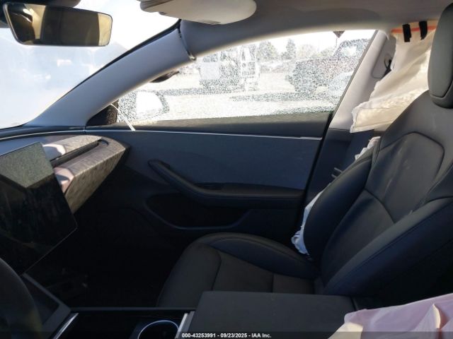 2025 TESLA MODEL 3 5YJ3E1EA9SF005725 Photo 4
