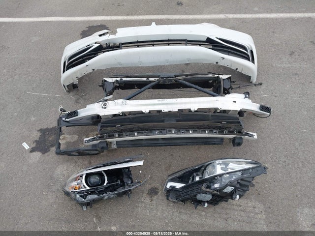 WBAJE5C56KWW28040 BMW 2019